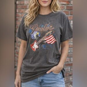 Fender Graphic T-Shirt Gray Sz M PTP 18-21”, Length 26.5”